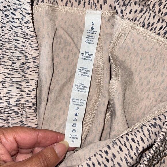 Lululemon Step Lively Crop in Dottie Dash Grain Black NWT Size 6‎ - Picture 10 of 11